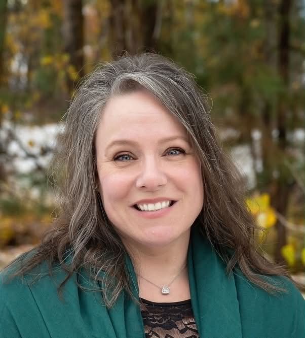 Headshot of Elaine Walker, Clinical Counsellor and Q&A Expert